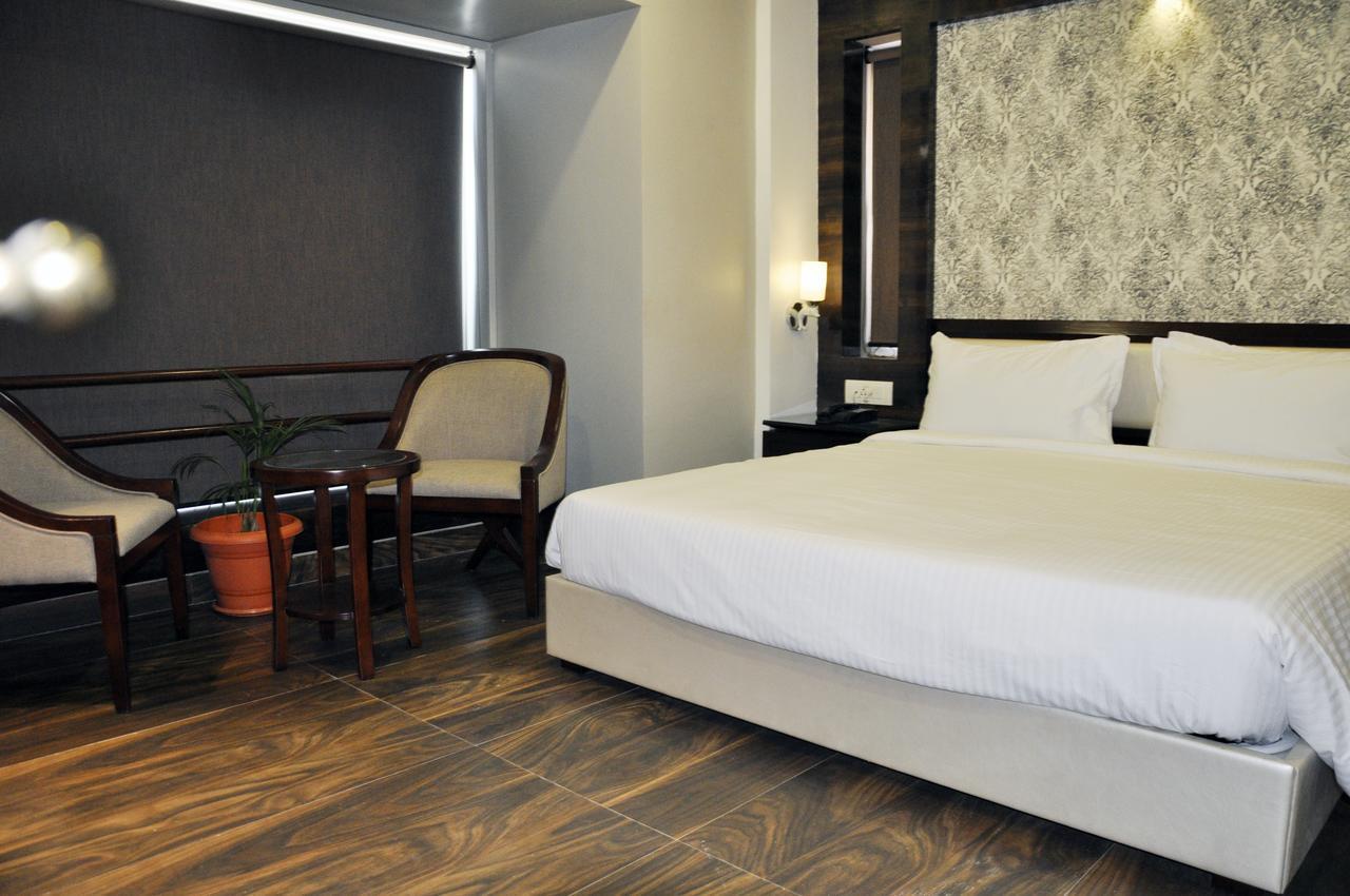 Hotel Dolphin Sambalpur Exterior photo