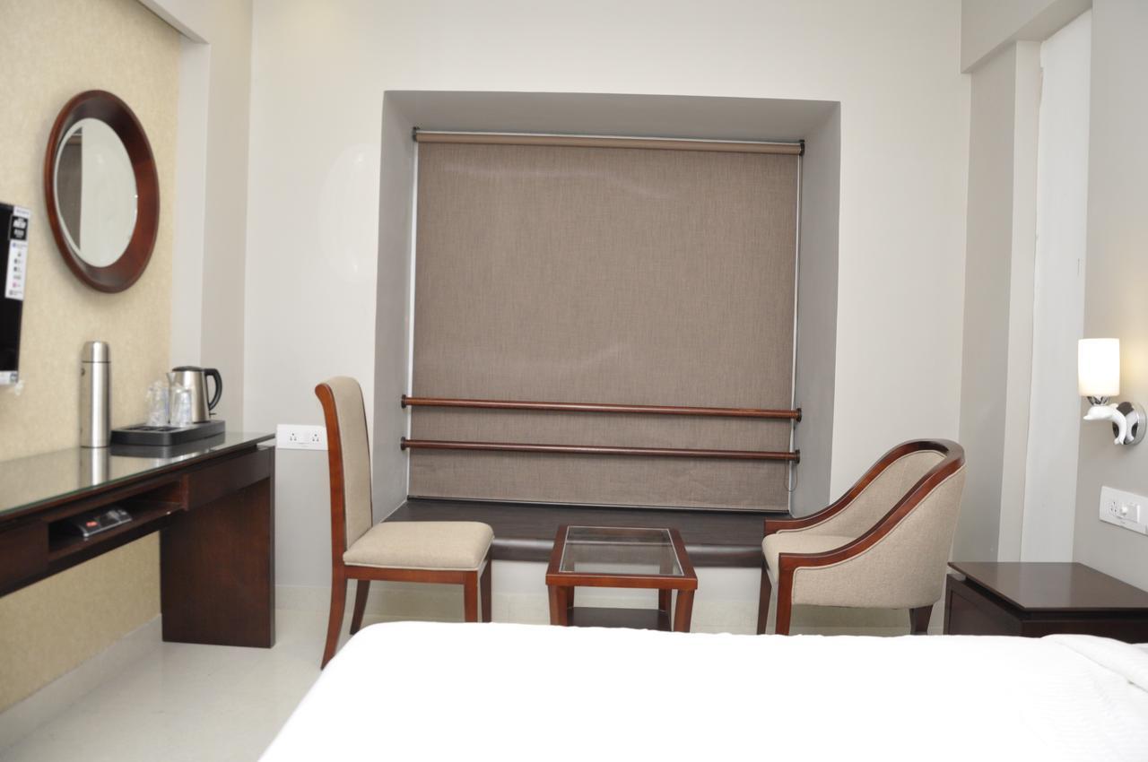 Hotel Dolphin Sambalpur Exterior photo
